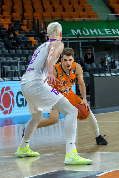 是对她自身 是对她自身