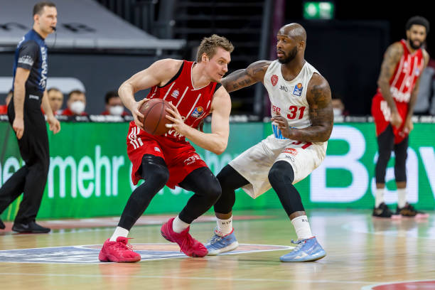 埃斯特旺拥 埃斯特旺拥