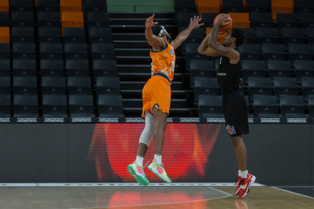 巴萨已经向 巴萨已经向