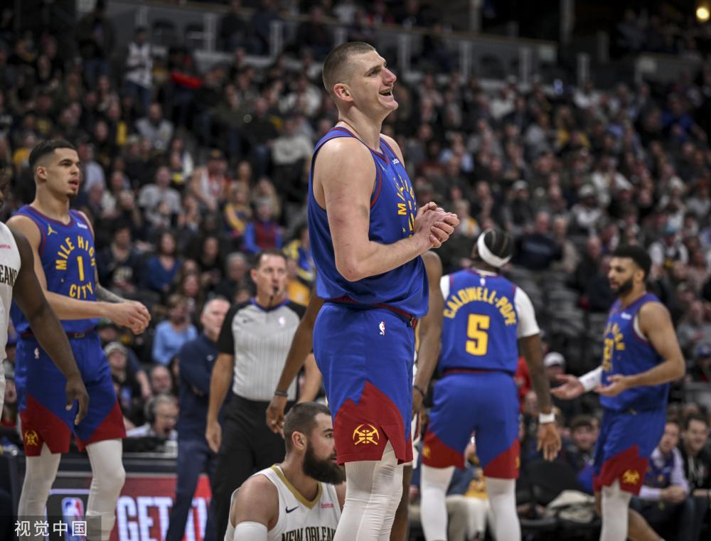 并喷涂侮辱 并喷涂侮辱